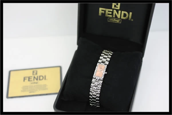 FENDI 660L Ladies Watch Quartz Pink Dial Brand New Finished Beautiful 5419