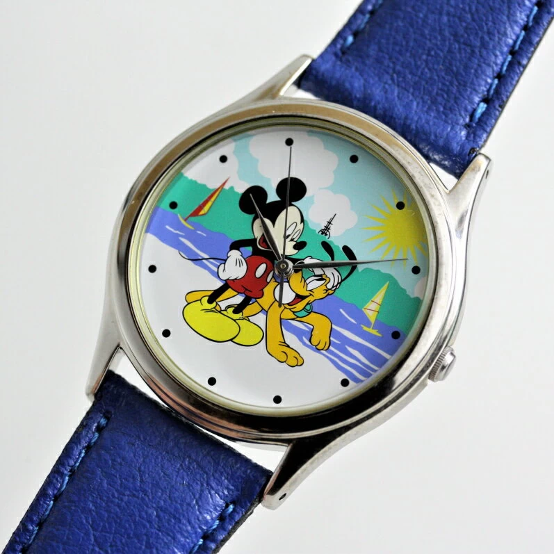 Mickey Mouse Mickey Mouse & Pluto Fujisawa Disney Store Limited Edition in Kanagawa Prefecture The Shonan Sea is depicted on the dial unisex