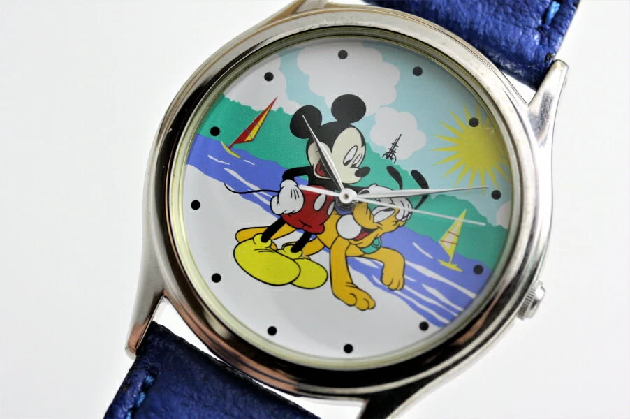 Mickey Mouse Mickey Mouse & Pluto Fujisawa Disney Store Limited Edition in Kanagawa Prefecture The Shonan Sea is depicted on the dial unisex