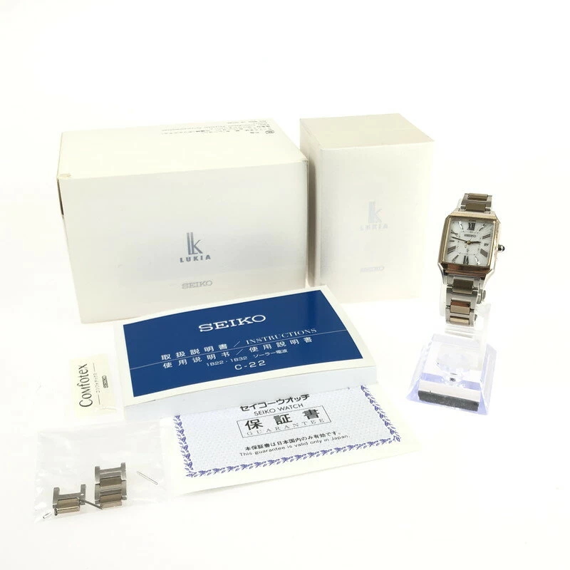 [Women] SEIKO LUKIA 1B32-0AL0 Seiko Kia Radio Wave Solar Size: Case Diameter Approx. 27 x 22 mm, Maximum Arm Circumference Approx. 15 cm, Extra 3 Panels, Color: Silver Bandai Net