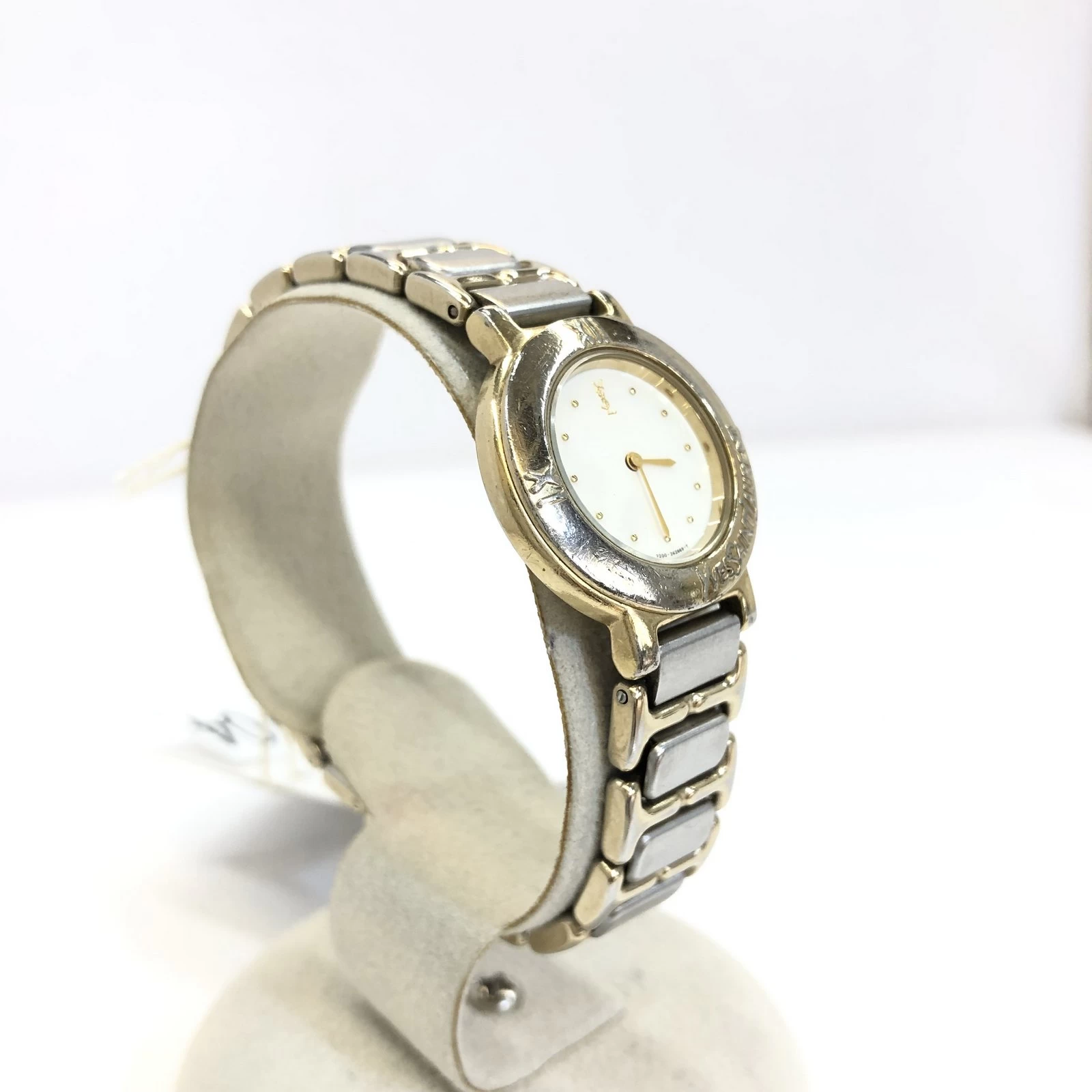 YVES SAINT LAURENT Yves Saint Laurent Yves Saint Laurent Analog Quartz Gold Silver White Dial 2 Hand 2200-229789Y JAPAN Stainless Steel Ladies Mikunigaoka Store ITMFYQMLT6J4 RY6704M