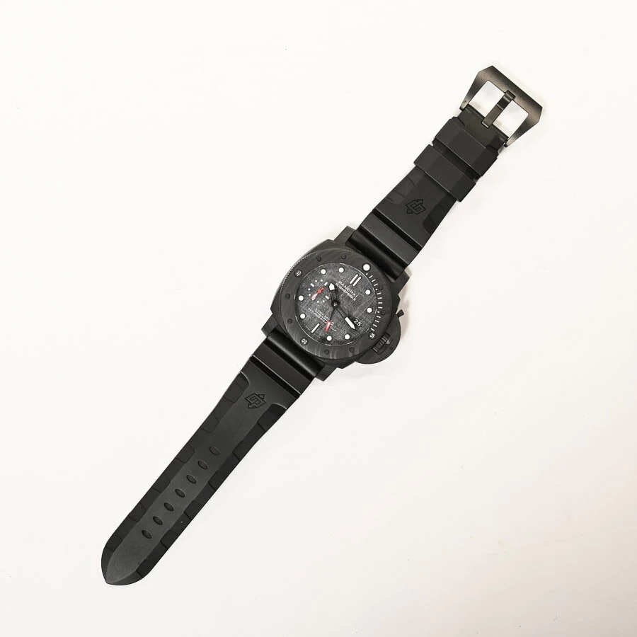 A product Panerai Submersible Luna Rossa PAM01039 V number black 